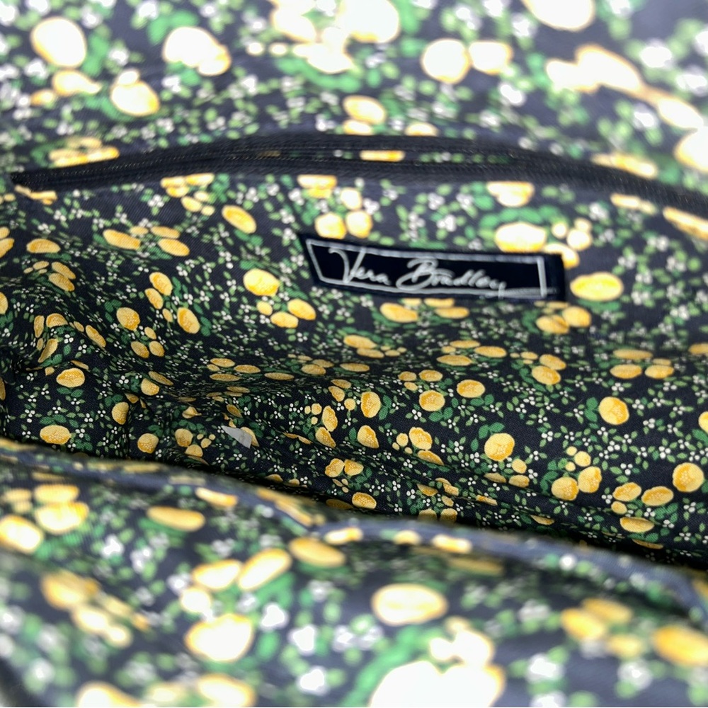 Vera Bradley navy quilted crossbody bag with lemons liner - Picture 6 of 8